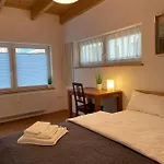 Apartment Im Stadtzentrum Von Bernau - Komfortable Mit 2 Zimmern, Bad, Spuelmaschine, Waschmaschine, Komplette Kueche, Wlan, Terrasse, Ruhige Lage *