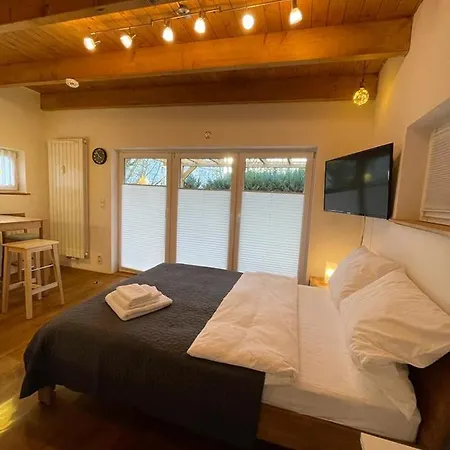 Im Stadtzentrum Von Bernau - Komfortable Mit 2 Zimmern, Bad, Spuelmaschine, Waschmaschine, Komplette Kueche, Wlan, Terrasse, Ruhige Lage *