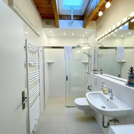 Im Stadtzentrum Von Bernau - Komfortable Mit 2 Zimmern, Bad, Spuelmaschine, Waschmaschine, Komplette Kueche, Wlan, Terrasse, Ruhige Lage Apartment Bernau bei Berlin