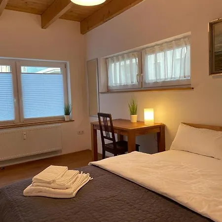 Apartment Im Stadtzentrum Von Bernau - Komfortable Mit 2 Zimmern, Bad, Spuelmaschine, Waschmaschine, Komplette Kueche, Wlan, Terrasse, Ruhige Lage *