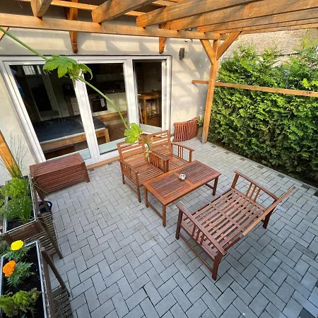 Im Stadtzentrum Von Bernau - Komfortable Mit 2 Zimmern, Bad, Spuelmaschine, Waschmaschine, Komplette Kueche, Wlan, Terrasse, Ruhige Lage *