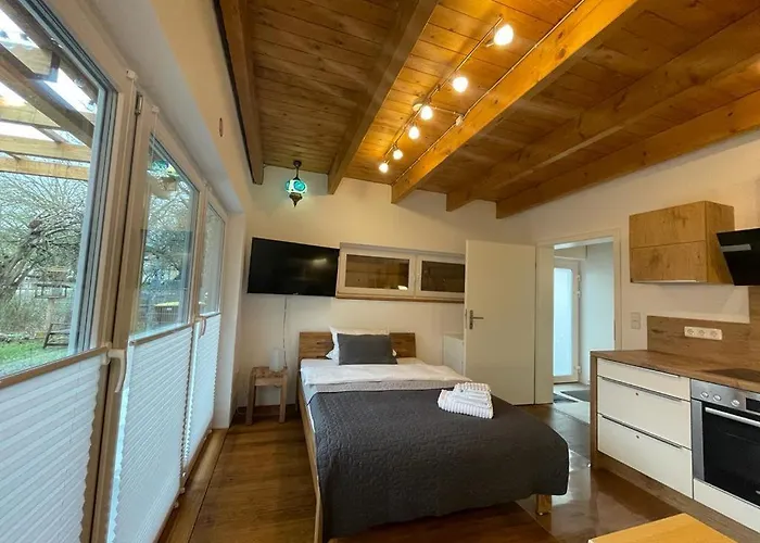 Im Stadtzentrum Von Bernau - Komfortable Mit 2 Zimmern, Bad, Spuelmaschine, Waschmaschine, Komplette Kueche, Wlan, Terrasse, Ruhige Lage Lägenhet