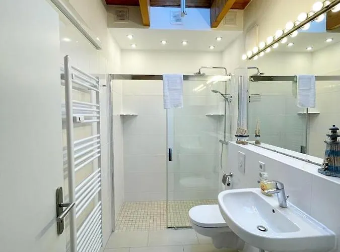 Im Stadtzentrum Von Bernau - Komfortable Mit 2 Zimmern, Bad, Spuelmaschine, Waschmaschine, Komplette Kueche, Wlan, Terrasse, Ruhige Lage Lägenhet Bernau bei Berlin