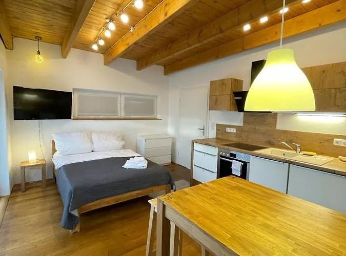 Im Stadtzentrum Von Bernau - Komfortable Mit 2 Zimmern, Bad, Spuelmaschine, Waschmaschine, Komplette Kueche, Wlan, Terrasse, Ruhige Lage Lägenhet