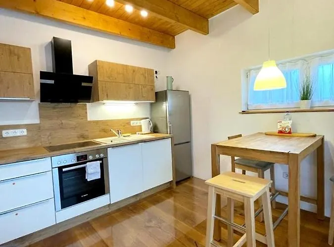 Lägenhet Im Stadtzentrum Von Bernau - Komfortable Mit 2 Zimmern, Bad, Spuelmaschine, Waschmaschine, Komplette Kueche, Wlan, Terrasse, Ruhige Lage Bernau bei Berlin