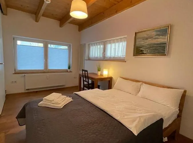 Im Stadtzentrum Von Bernau - Komfortable Mit 2 Zimmern, Bad, Spuelmaschine, Waschmaschine, Komplette Kueche, Wlan, Terrasse, Ruhige Lage Bernau bei Berlin