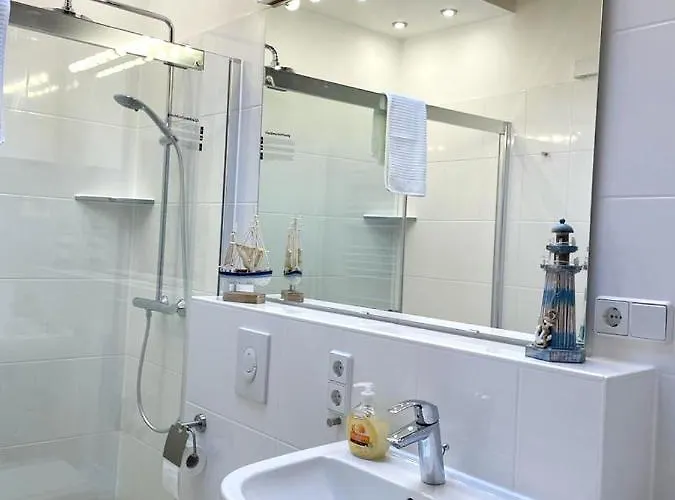 Im Stadtzentrum Von Bernau - Komfortable Mit 2 Zimmern, Bad, Spuelmaschine, Waschmaschine, Komplette Kueche, Wlan, Terrasse, Ruhige Lage