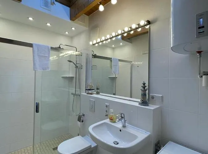 Im Stadtzentrum Von Bernau - Komfortable Mit 2 Zimmern, Bad, Spuelmaschine, Waschmaschine, Komplette Kueche, Wlan, Terrasse, Ruhige Lage * Bernau bei Berlin